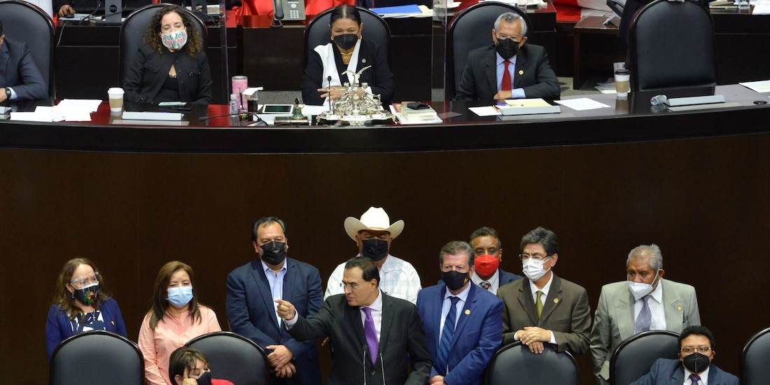 El Partido del Trabajo “hizo berrinche” por el debate de su correligionario y abandonó la sesión; no rompe con Morena.