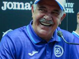 Ricardo Ferretti en su presentación como entrenador de Cruz Azul.