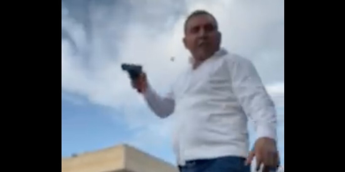 Armendariz fue baleado en el pie por un presunto escolta