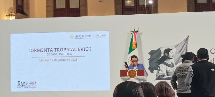 En la Mañanera del Pueblo anunciaron que Erick impactará como Huracán Categoría Dos.