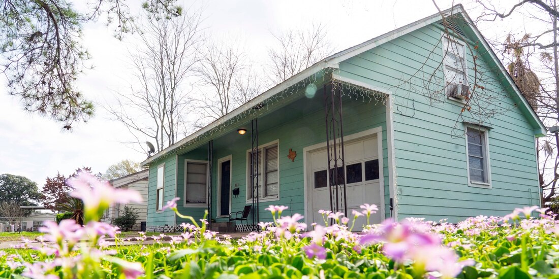 Una casa en Galena Park, Texas, el domingo 19 de febrero de 2023, donde el día previo hubo un tiroteo que dejó cuatro personas muertas, incluyendo el agresor.