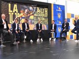 Salinas Pliego, jugadores y narradores en la presentación de ayer.