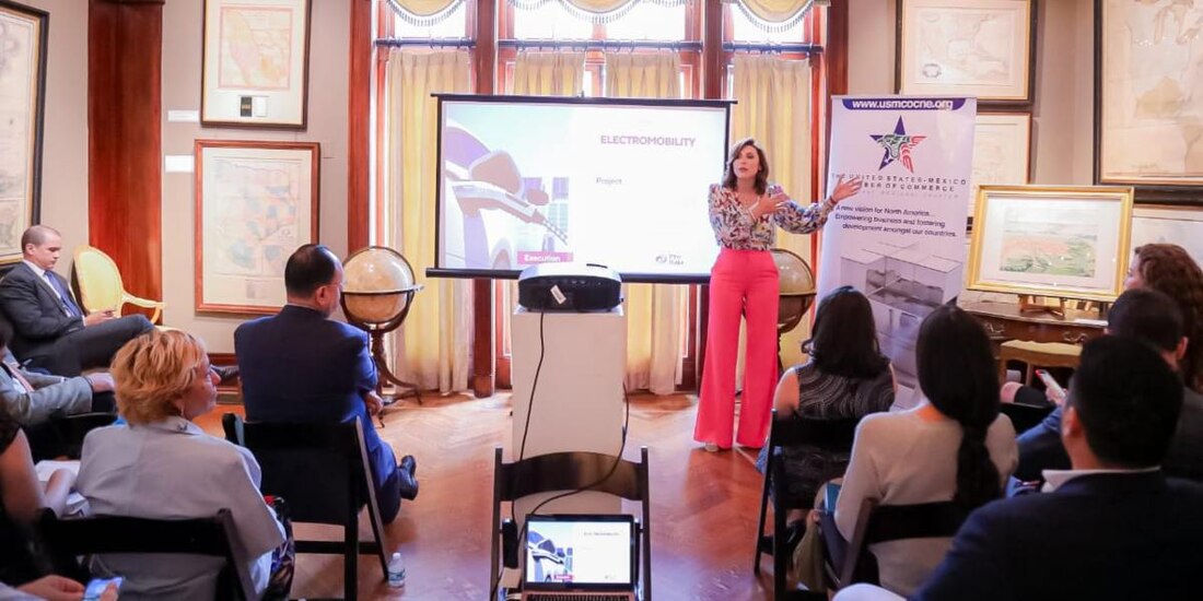 Marina del Pilar sostiene reunión con US-Mexico Chamber of Commerce.