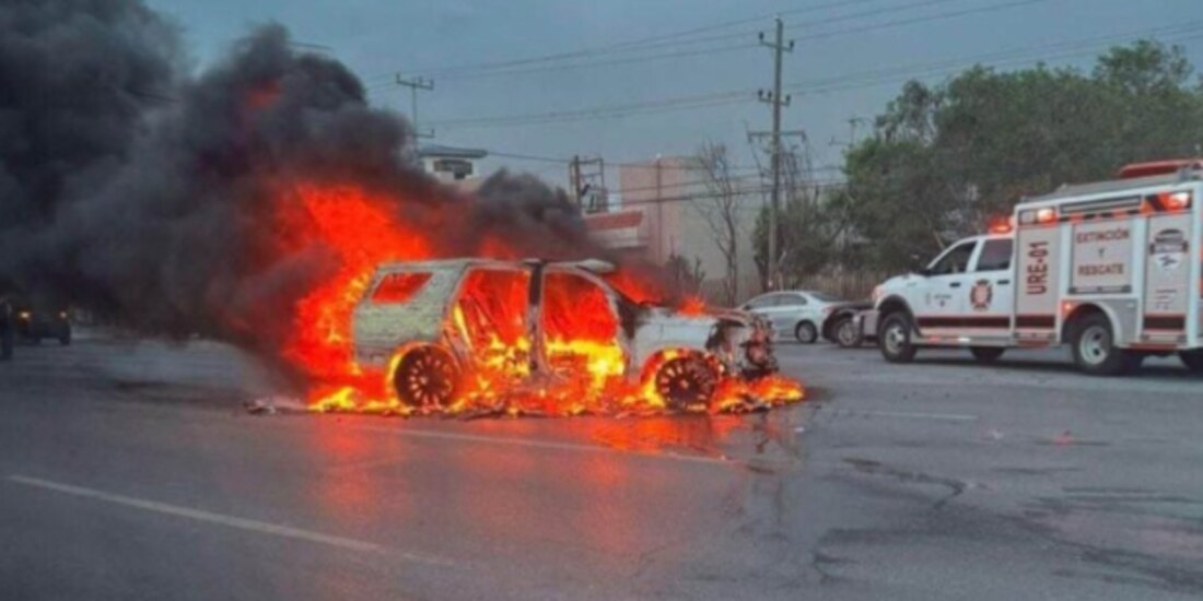 en el ataque al fiscal federal en Tamaulipas, ocurrido el 4 de agosto, la camioneta en que viajaba fue incendiada. En el recuadro, imagen del detenido, ayer.