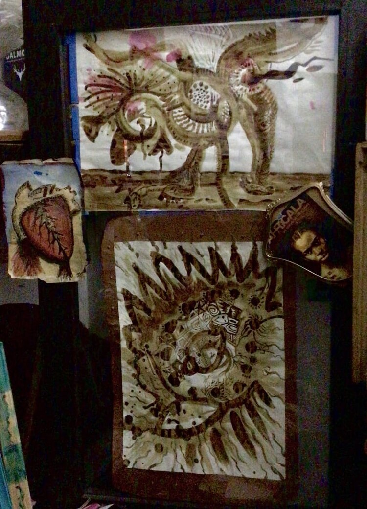 Instalación con "Monstruación", de Trixia Lara