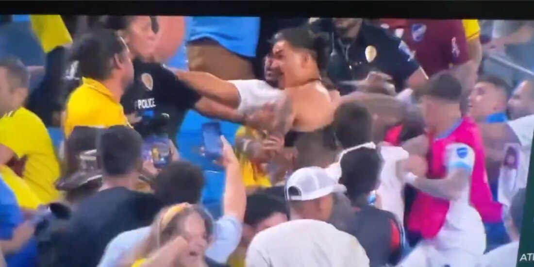 Darwin Núñez se agarró a golpes con aficionados colombianos en las tribunas del Bank of America Stadium de Charlotte.