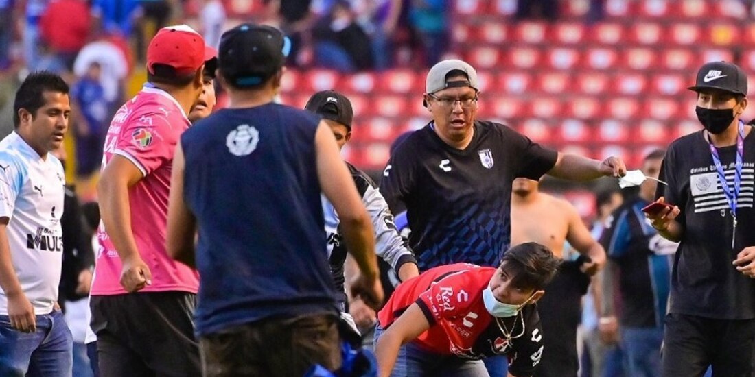 El Estadio Corregidora vivió hechos violentos durante el choque entre Querétaro y Atlas en la Fecha 9 de la Liga MX