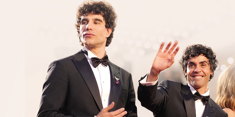 Javier Calvo (izq.) y Javier Ambrossi, al salir del estreno de la cinta ayer en Cannes.