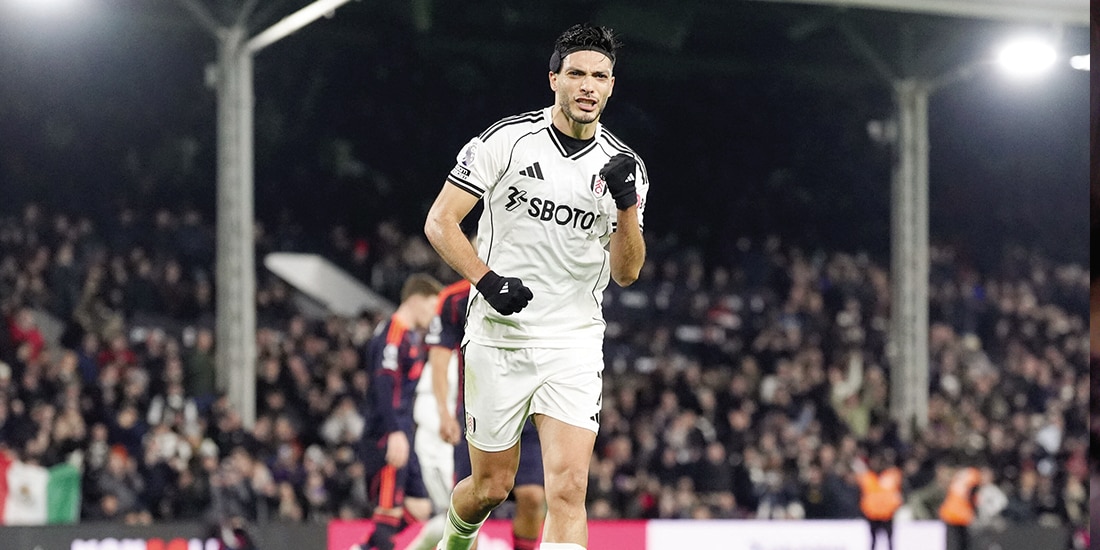 El lobo celebra la anotación del triunfo, ayer, en la Premier League.