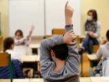 Con el regreso a clases en marcha, Francia reporta brote de COVID-19 en escuelas