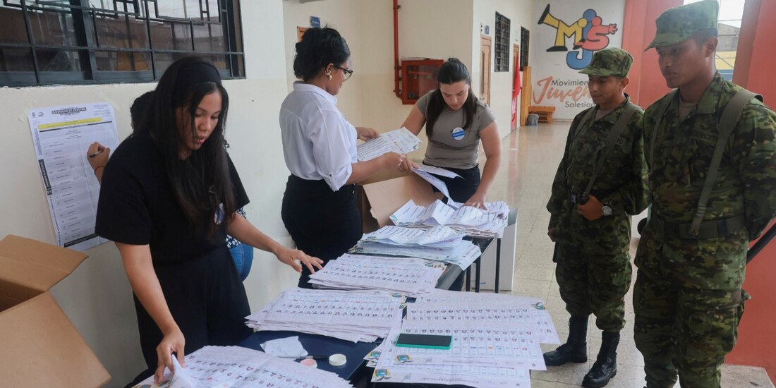 Alrededor de 100 mil efectivos militares y de la Policía custodiaron a la población para elegir al futuro mandatario.