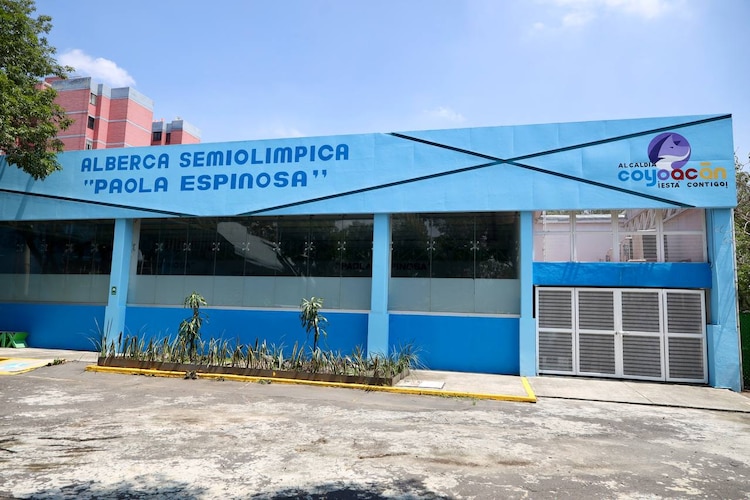 Alcaldía Coyoacán reinaugura la alberca "Paola Espinosa".