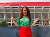 Lindsay Casinelli frente al Estadio Ciudad de México
