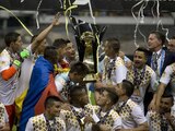 Jugadores del América festejan su título de la Concachampions correspondiente a la Temporada 2015-2016.