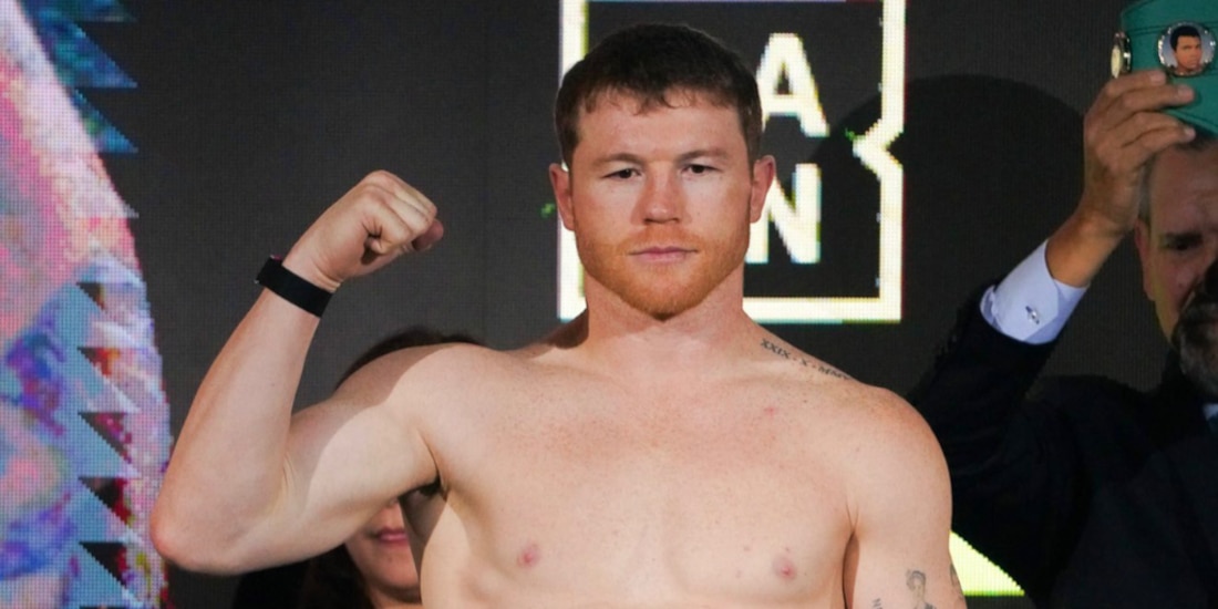 Canelo Álvarez en el pesaje en Arabia Saudita.