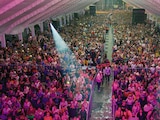 Miles de mamás acudieron al concierto de Lucero, el sábado.