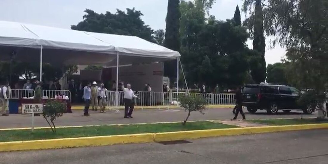 El presidente Andrés Manuel López Obrador en Salamanca, Guanajuato.