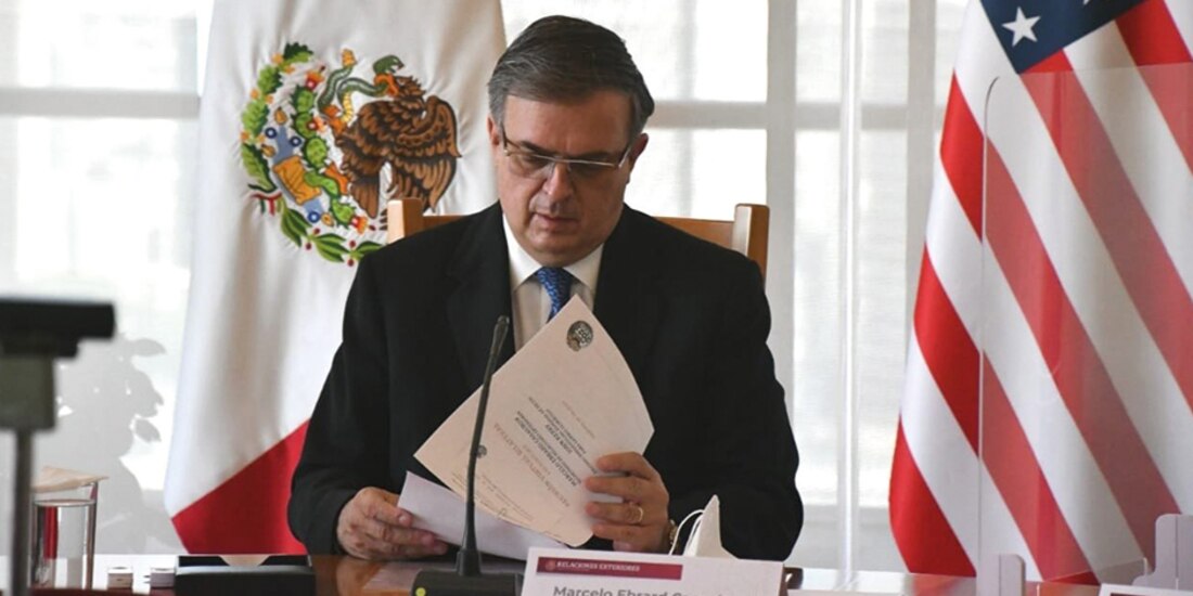 El secretario de Relaciones Exteriores, Marcelo Ebrard, en reunión de trabajo, ayer.