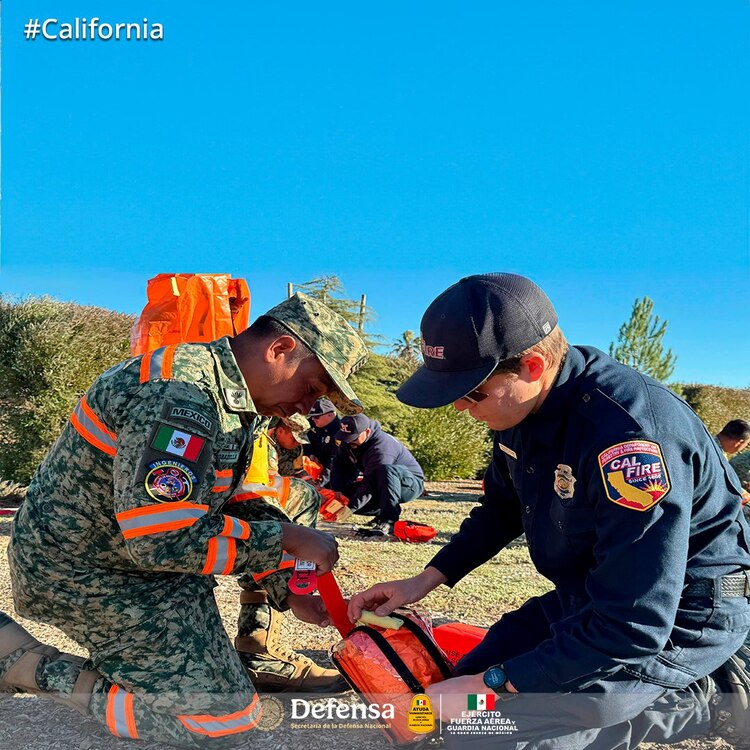 Benigno Hernández (izq.), jefe del CEHUI, el pasado 12 de enero en California.