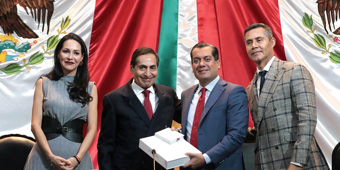 Entrega del PPEF 2025 al presidente de la Cámara de Diputados, el viernes pasado.