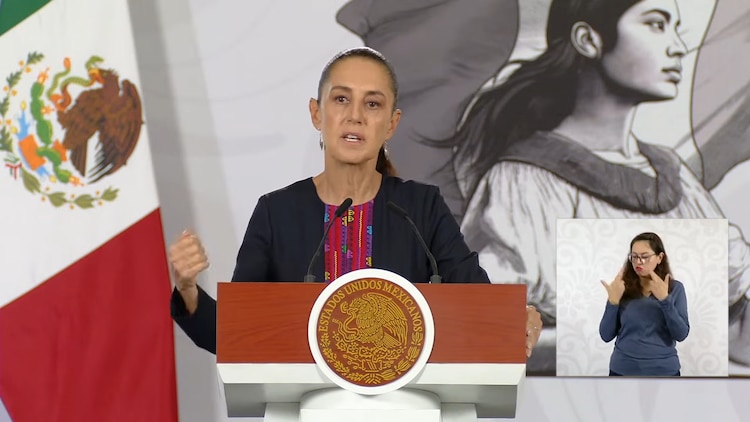 La presidenta Claudia Sheinbaum, durante la Conferencia del Pueblo.