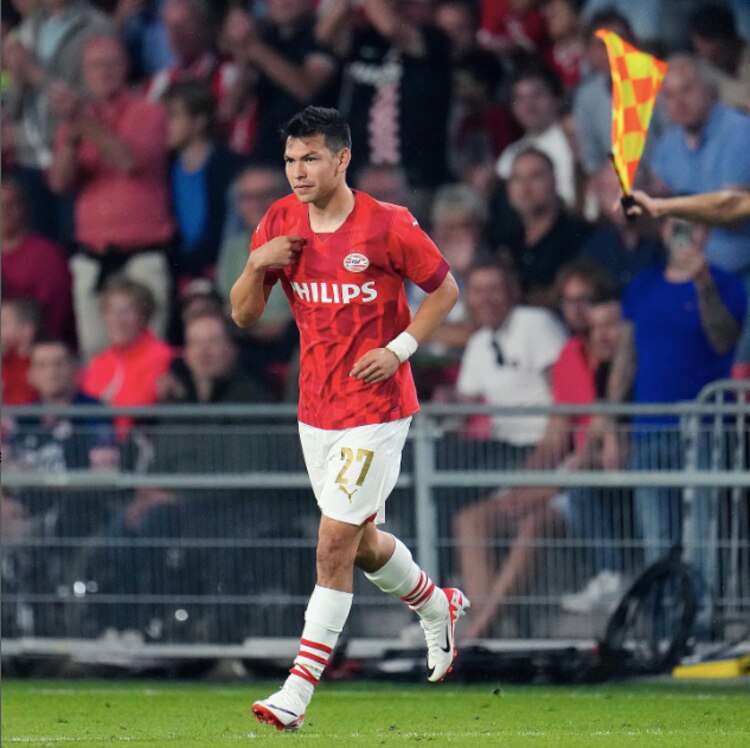 Chucky Lozano en uno de sus partidos de esta temporada con el PSV