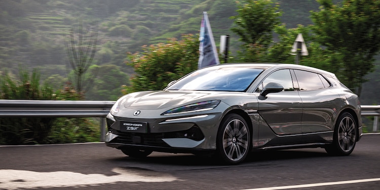 La Denza B5 acelera de 0 a 100 km/h en solo 4.8 segundos