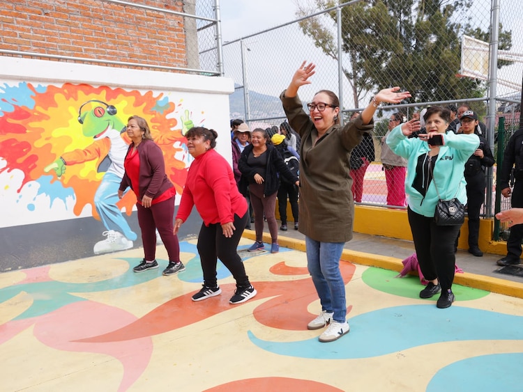 La alcaldesa de Ecatepec durante la inauguración del Parque Texalpa.