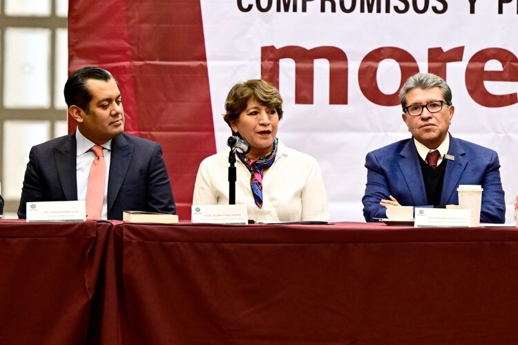 La Gobernadora Delfina Gómez destaca la importancia de trabajar por el bienestar de los ciudadanos.