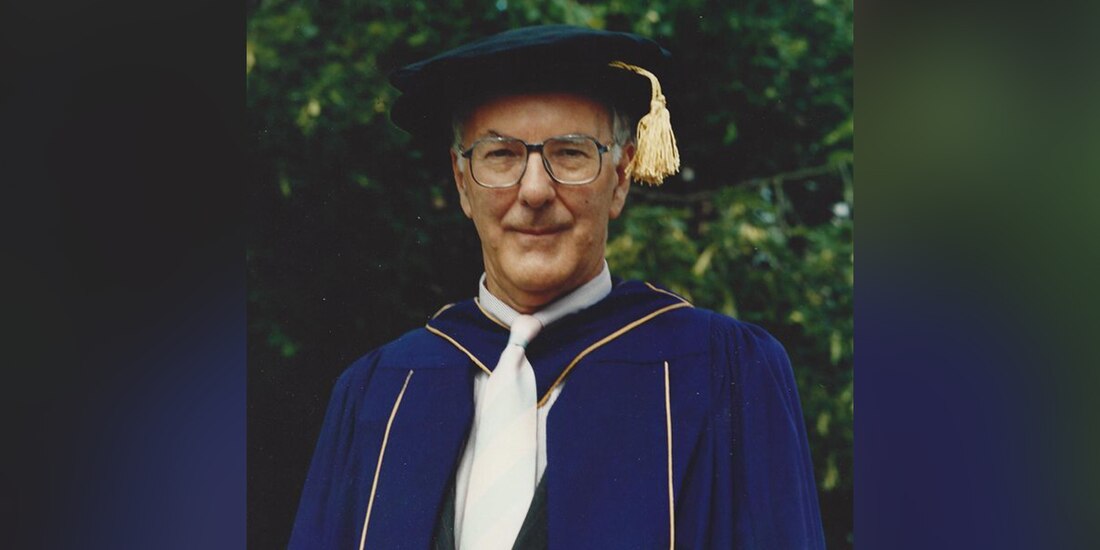 Peter Dickinson en la Universidad de Keele, 1999.
