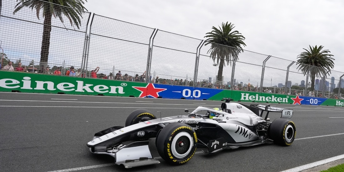 El Cadillac de Checo Pérez en una de las prácticas del Gran Premio de China de F1.