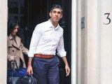 Rishi Sunak, al salir de su oficina de campaña en Londres, ayer.