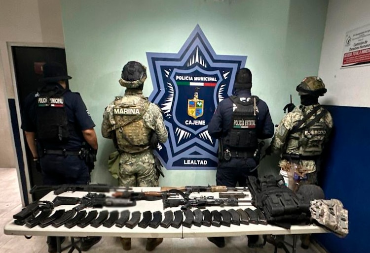 Operativos federales decomisaron droga, armas y equipo táctico en siete estados.