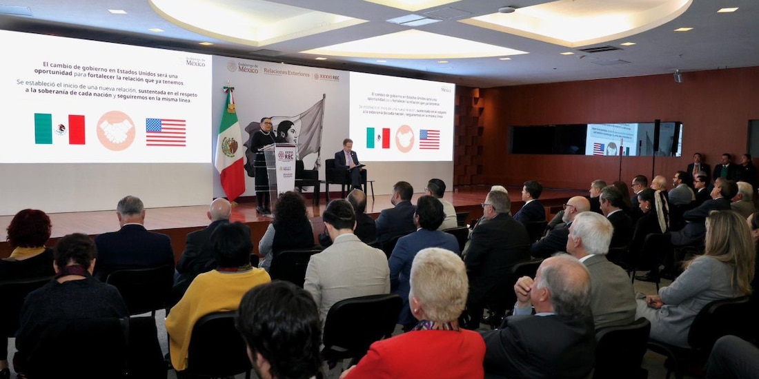 Ante cónsules y embajadores, Rosa Icela Rodríguez presenta estrategia para proteger a connacionales