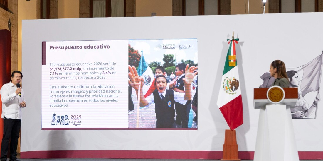 El titular de SEP acudió a la Mañanera de Sheinbaum.