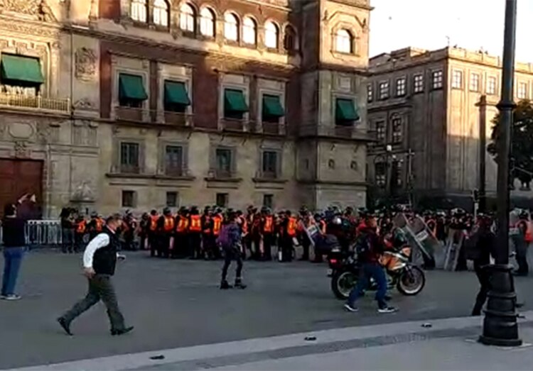 Barricadas en Palacio Nacional.