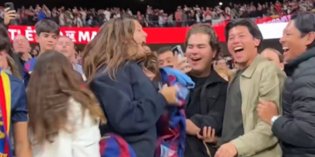 Aficionada del Barcelona se emociona tras el regalo que le dio Gavi.