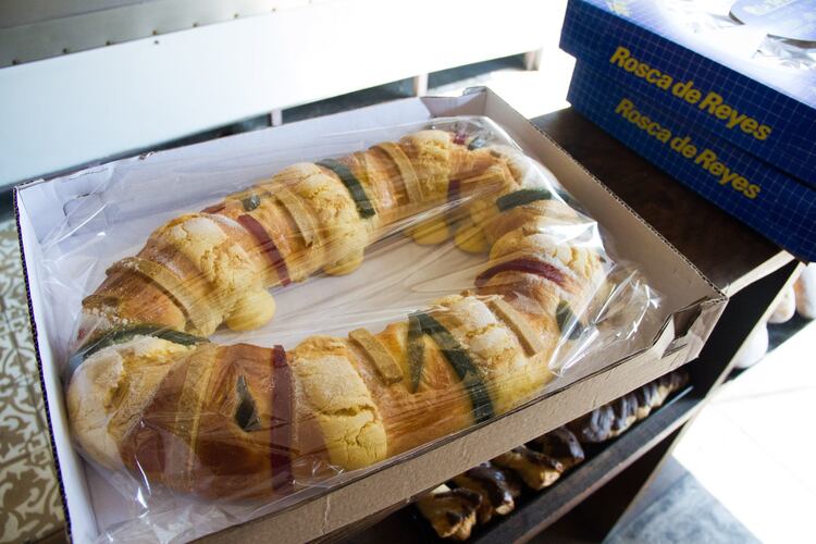 ¿Qué significa la Rosca de Reyes y el ‘muñeco’ que sale? - La Razón de ...