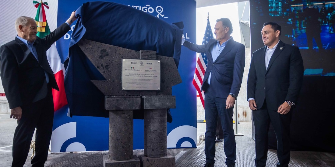 Ronald Johnson, embajador de Estados Unidos en México junto a Mauricio Kuri, gobernador de Querétaro