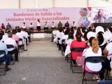 Evelyn Salgado da banderazo a 24 Unidades Médicas Especializadas.