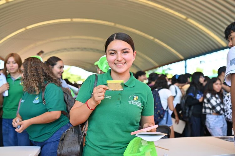 El Gobierno de Ricardo Gallardo Cardona impulsó la modernización de unidades y programas de transporte gratuito para estudiantes y adultos mayores.