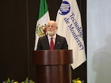 El escritor argentino Alberto Manguel durante la FIL Monterrey.