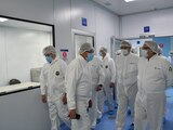 Presidente Alberto Fernández en la visita a Laboratorios Liomont
