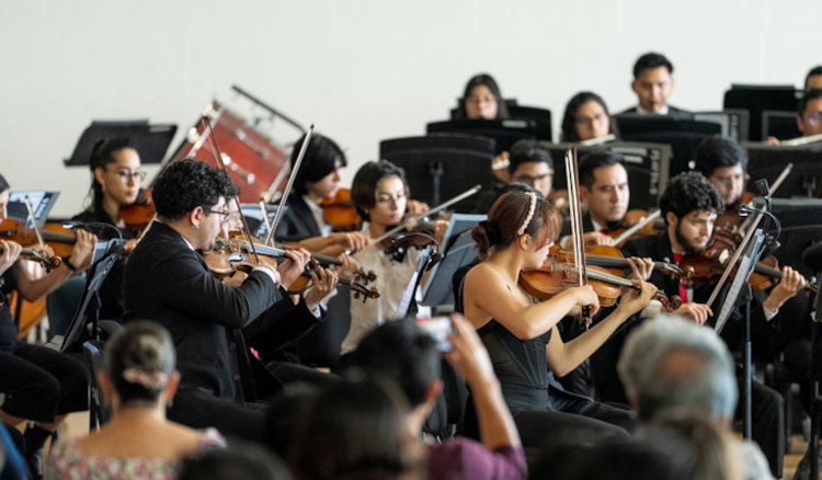 Concierto de la Orquesta Escuela Carlos Chávez