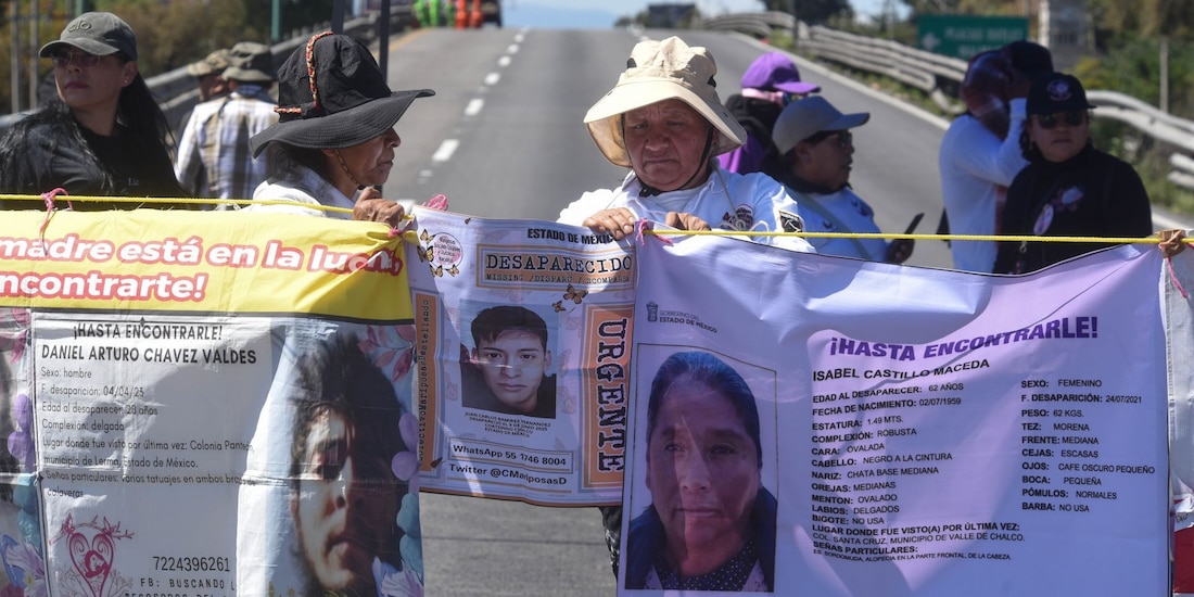 Bloqueo de carretera México-Toluca por familiares de personas desaparecidas, el 20 de octubre de 2026.
