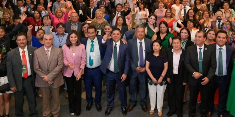 El gobernador de San Luis Potosí Ricardo Gallardo Cardona, al encabezar la Ceremonia Solemne del Día del Maestro.