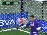 Tala Rangel le dio un dramático triunfo a Chivas sobre Rayados con un penalti atajado en el último minuto.
