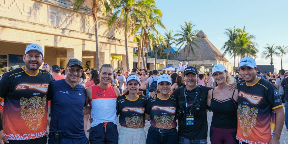 La gobernadora Mara Lezama impulsa el deporte en Quintana Roo con la edición 20 de “El Cruce” en aguas del Caribe.