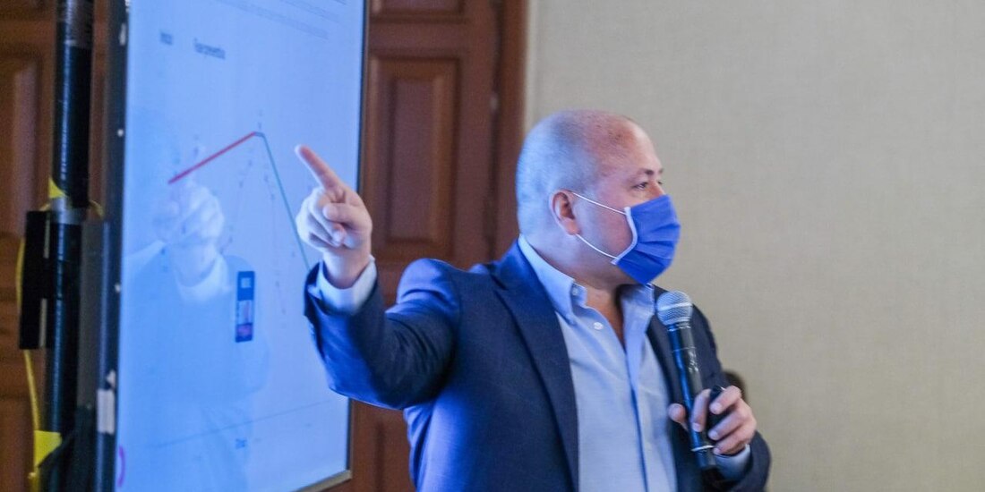 Enrique Alfaro, gobernador de Jalisco, anuncia nuevas medidas contra el COVID-1