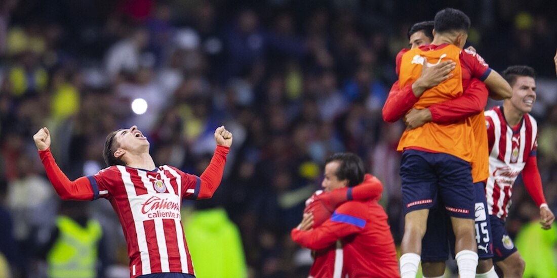 Chivas hace la hazaña en el Azteca y va a la final.